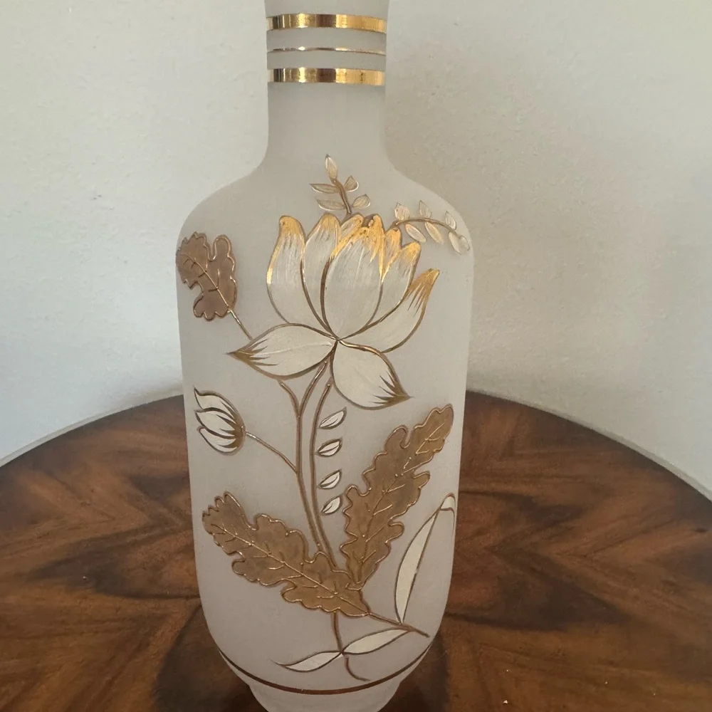 Vintage Hand Blown Opaque Glass Vase With Gilt Flowers 12 1/2” - Picture 4 of 10